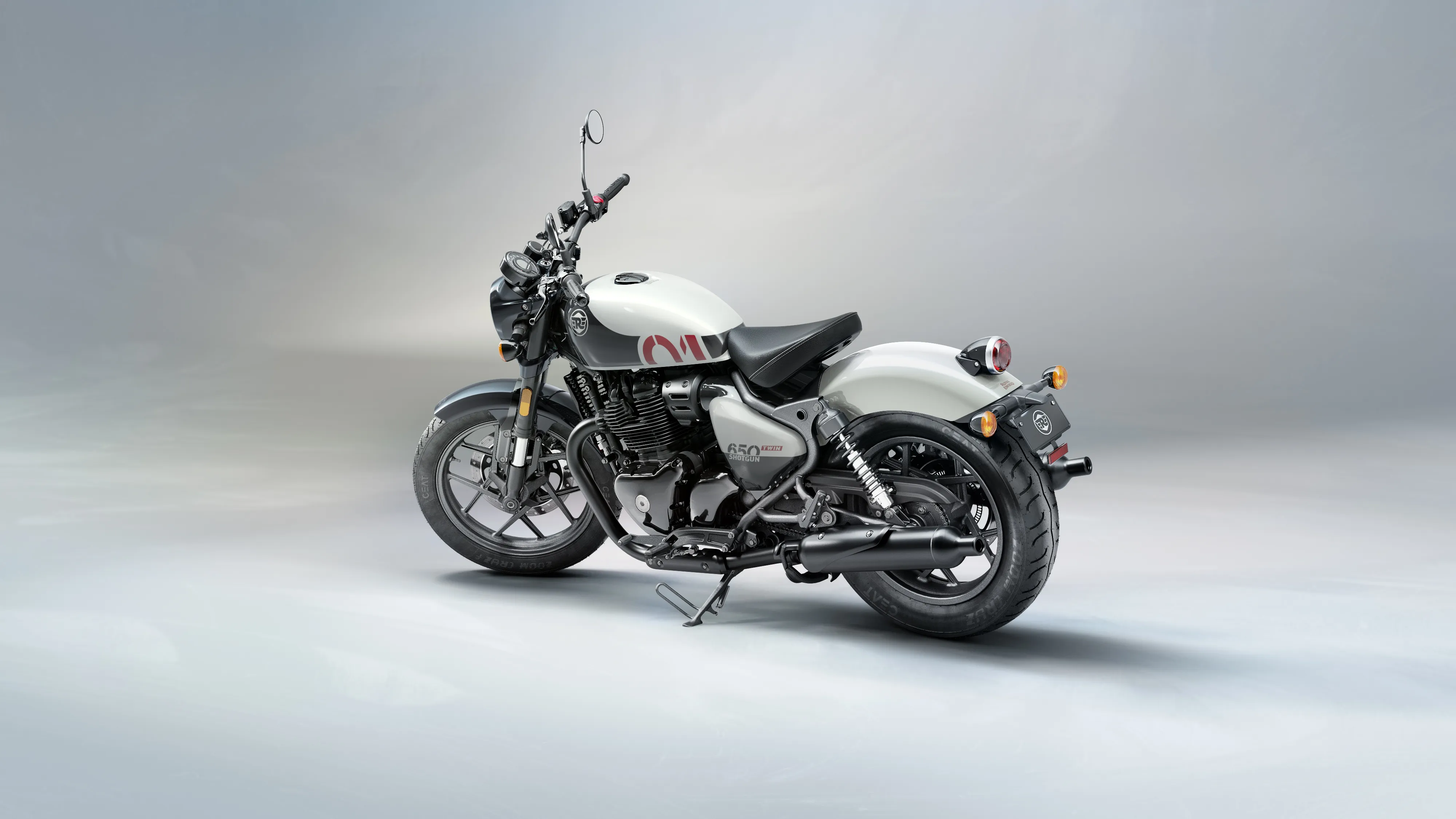 Мотоцикл Royal Enfield Shotgun 650 Stencil White от мотосалона Мото-Тайм